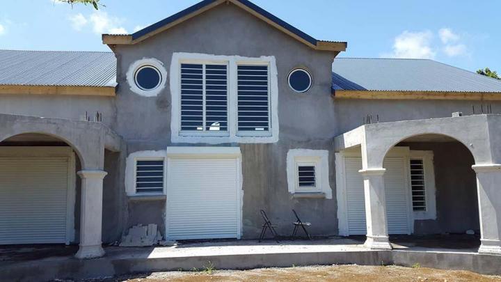 Fabrication de baie vitrée sur mesure Guadeloupe